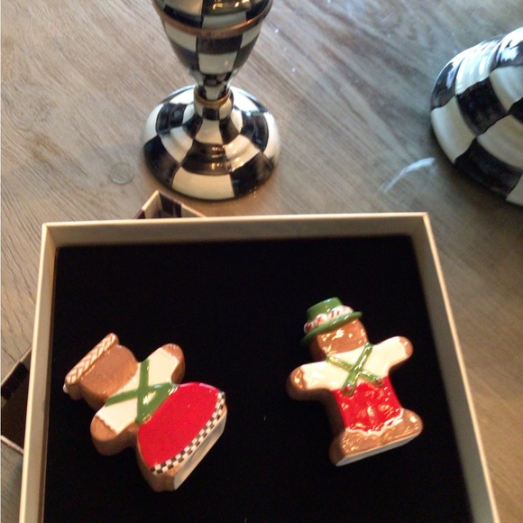 Mackenzie Childs NEW Salt and Pepper Shakers - Picture 9 of 10